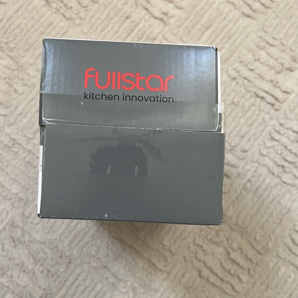 New Vegetable Chopper,Spiralizer Slicer Chopper with Container, Pro Food Chopper - Picture 5 of 16